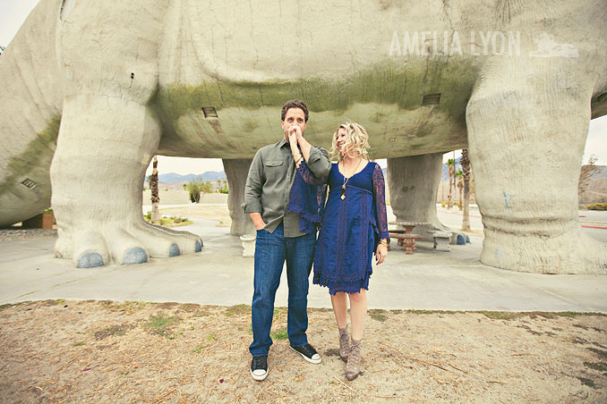 dinosaur_engagement_portraits_desert_windmills_amelia_lyon_photography0002.jpg