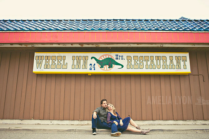 dinosaur_engagement_portraits_desert_windmills_amelia_lyon_photography0011.jpg