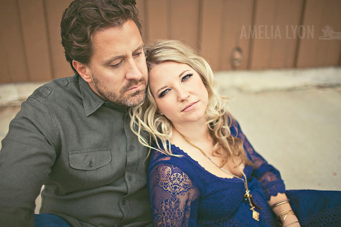 dinosaur_engagement_portraits_desert_windmills_amelia_lyon_photography0012.jpg