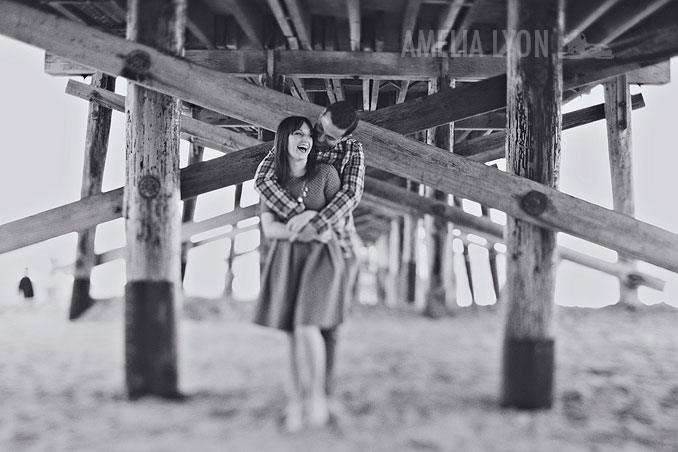 engagementsession_newportbeach_california_pier_amelialyonphotography_005.jpg