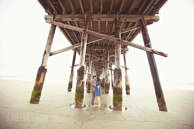 engagementsession_newportbeach_california_pier_amelialyonphotography_009.jpg