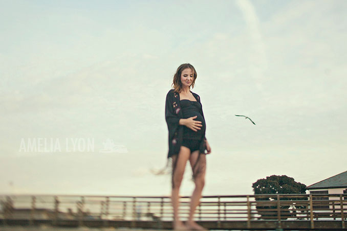 maternityportraits_orangecounty_paddleboard_jill_amelialyonphotography_003.jpg