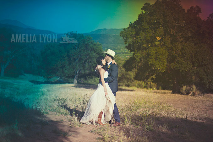 ojai_wedding_californiawedding_amelialyonphotography_gbwed_colorfulwedding_001.jpg