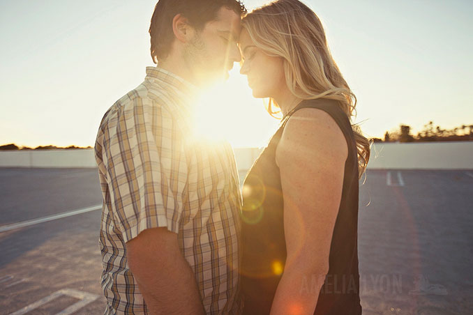 portraits_parkinggarage_amelialyonphotography_engagement_0001.jpg