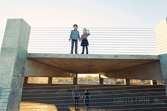 sloan_family_portraits_parkinggarage_amelialyonphotography_orangecounty001.jpg