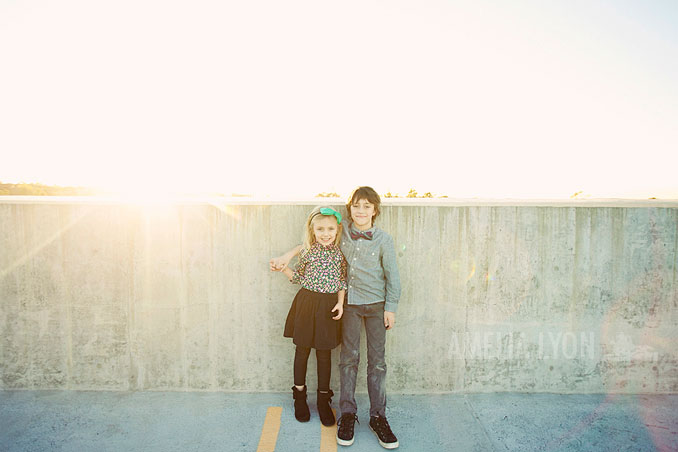 sloan_family_portraits_parkinggarage_amelialyonphotography_orangecounty002.jpg