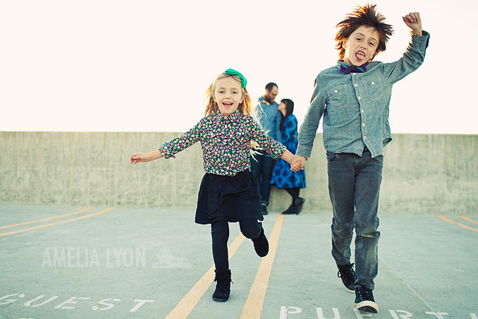 sloan_family_portraits_parkinggarage_amelialyonphotography_orangecounty006.jpg